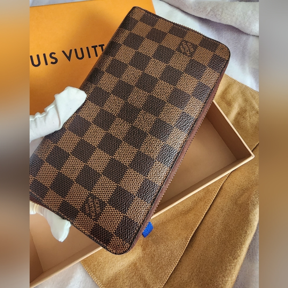 Authentic Louis Vuitton Damier ebene long zippy wallet